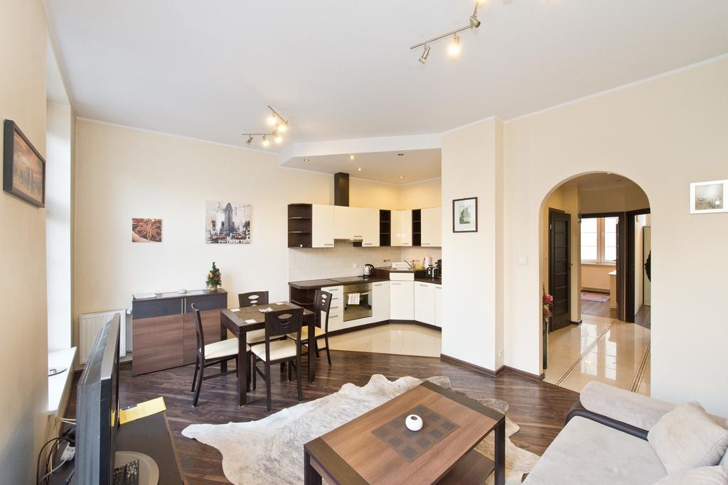 Gdanskie Apartamenty - Apartamenty - Dluga Z Widokiem Na Ratusz I Nad Motlawa Ruang foto
